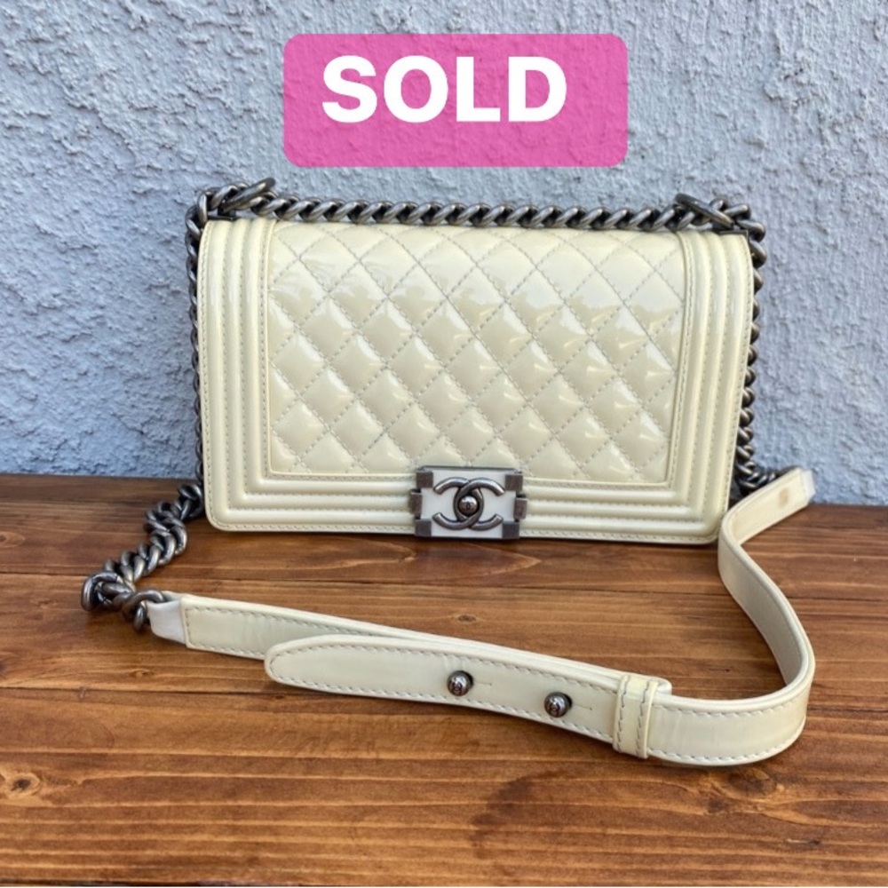 ⭐️⭐️GORGEOUS⭐️⭐️ CHANEL Reverso Boy Flap Bag patent leather Crossbody Bag - Picture 1 of 17